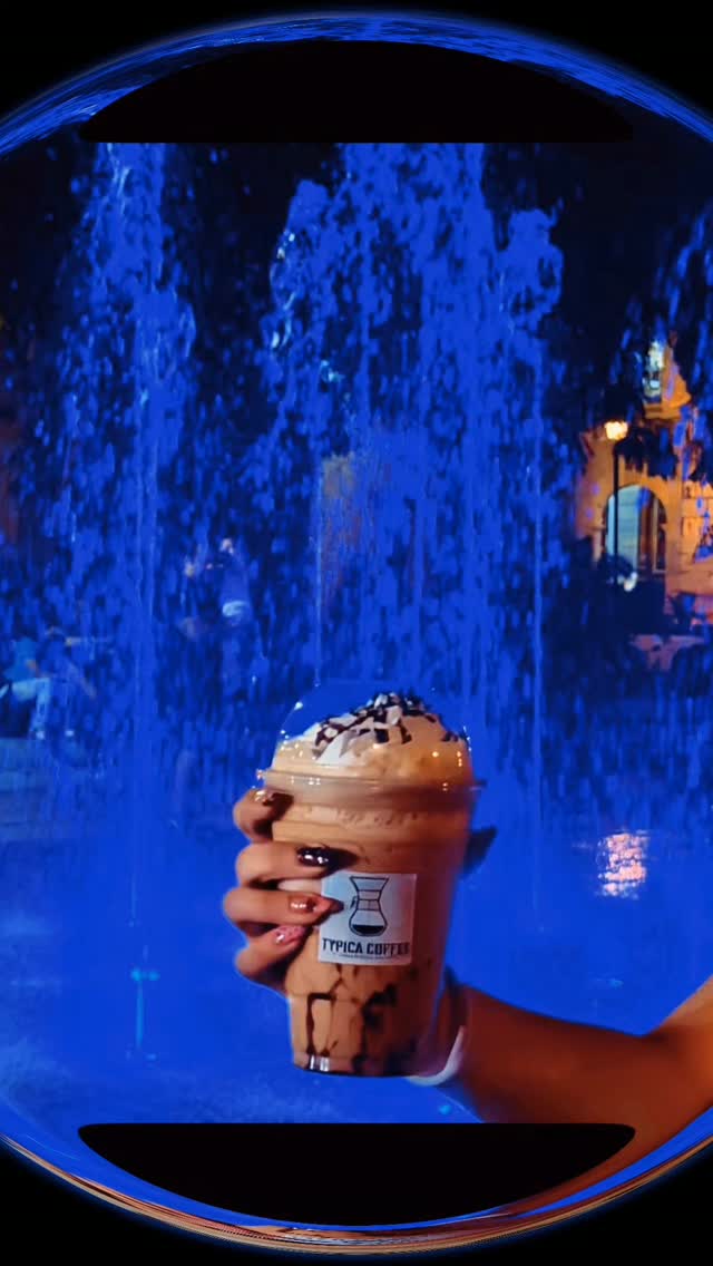 ​¿Plan perfecto para esta tarde en Oaxaca? Lo tenemos. ☕⛲

​Ven a disfrutar del espectáculo de las fuentes bailarinas en El Llano, pero hazlo como se debe: con tu bebida favorita de Typica Coffee en mano. Magia visual, brisa fresca y el mejor sabor de la ciudad en un solo lugar. ✨

​Pasa por tu café antes del show y cuéntanos, ¿cuál es tu spot favorito del parque? 👇

​#Oaxaca #ElLlano #TypicaCoffee #CafeOaxaqueño #FuentesBailarinas